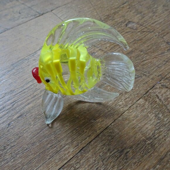 Vintage Glass Fish Figurine - Picture 4 of 6